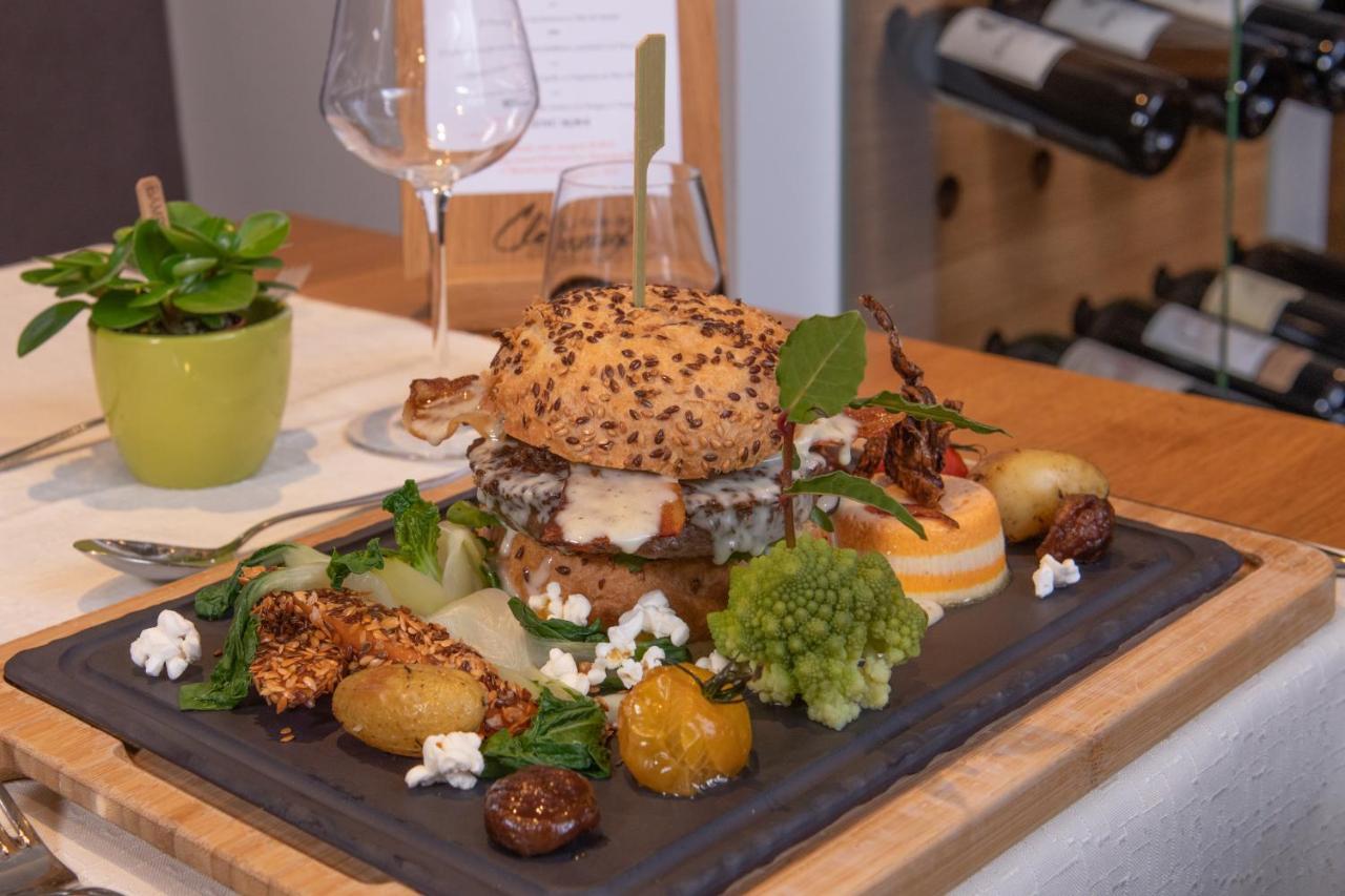 Hotel Du Commerce - Restaurant La Table De Clervaux Kültér fotó