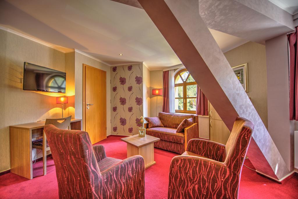 Hotel Du Commerce - Restaurant La Table De Clervaux Kültér fotó