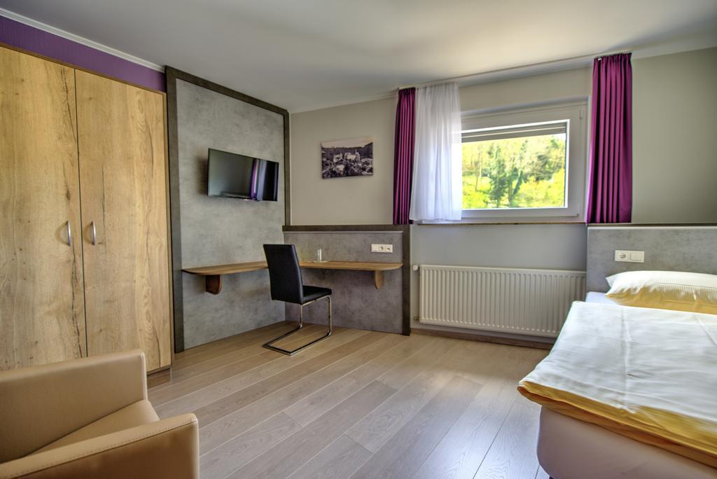 Hotel Du Commerce - Restaurant La Table De Clervaux Kültér fotó